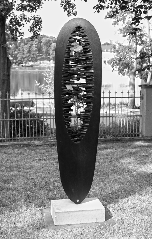 Moderne Holzskulptur